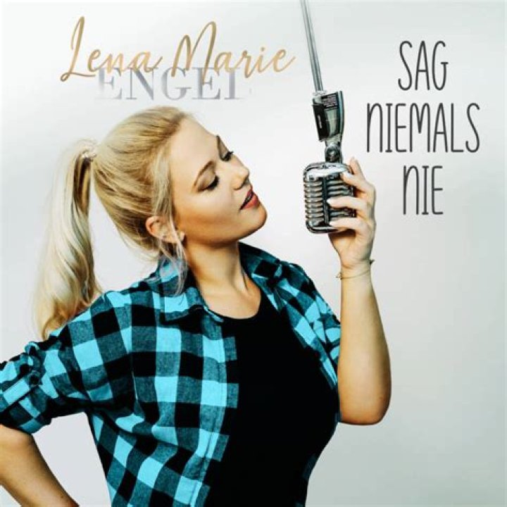 Sag niemals Nia! – 11FREUNDE