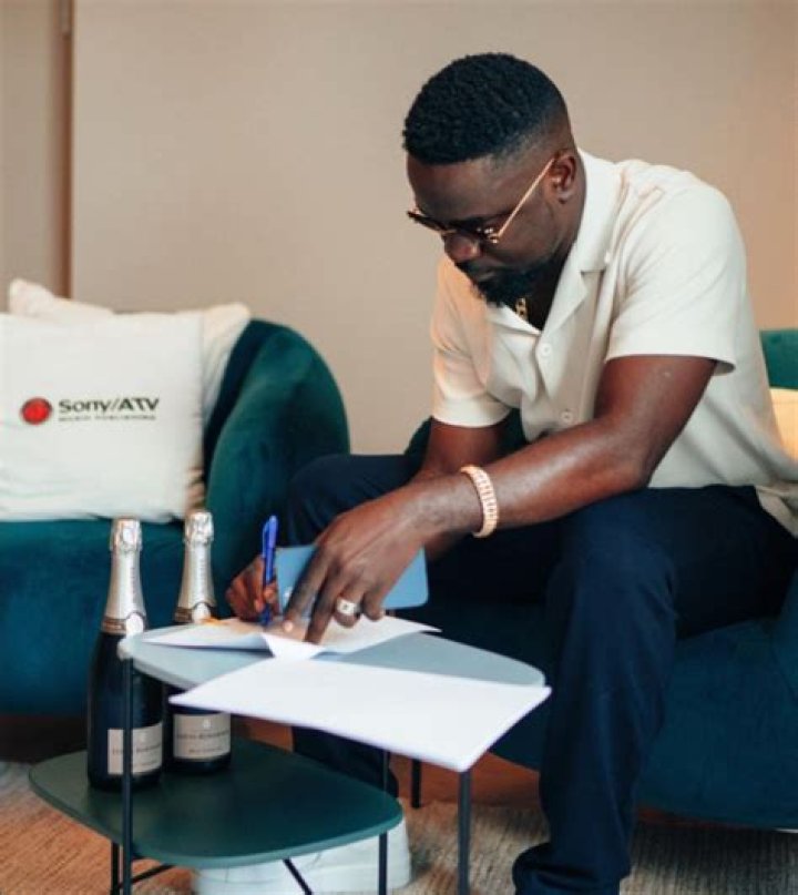 Sarkodie Officially Signs For Sony Music UK