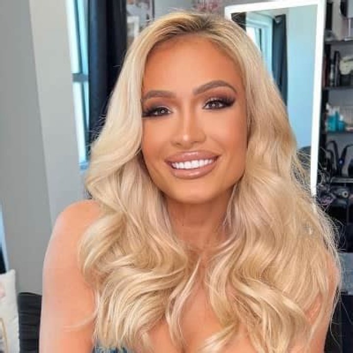 Scarlett Bordeaux: Wiki, Bio, Age, Family, Career, Boyfriend, Net Worth