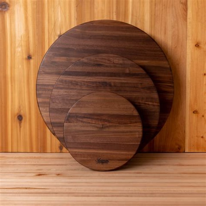Scotsman Co. Walnut Lazy Susan
– Laurel Mercantile