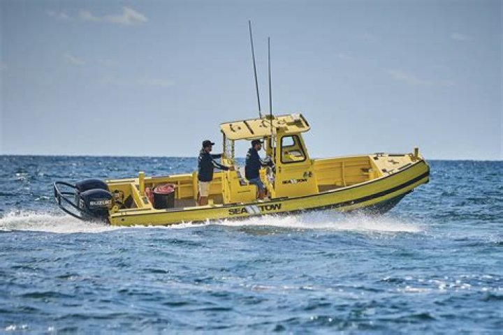 	SEA TOW RESCUES BOATING MEMBERS	