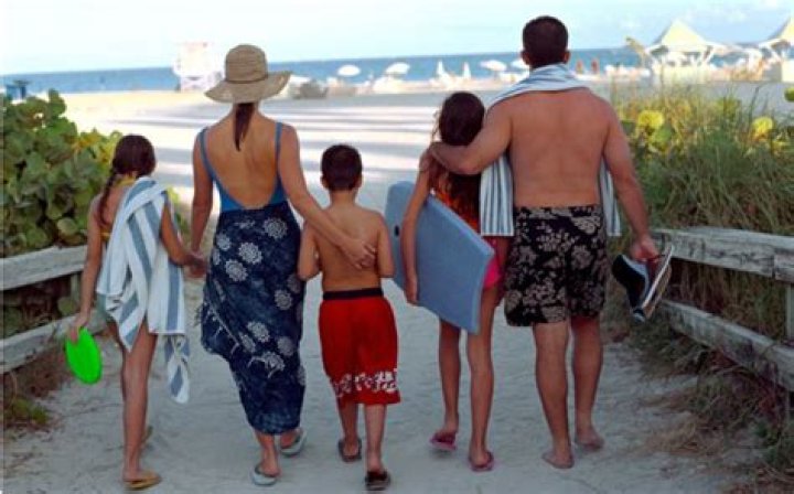 SEAN “DIDDY” COMBS AND KIDS HAVE SOME FAMILY FUN IN MIAMI