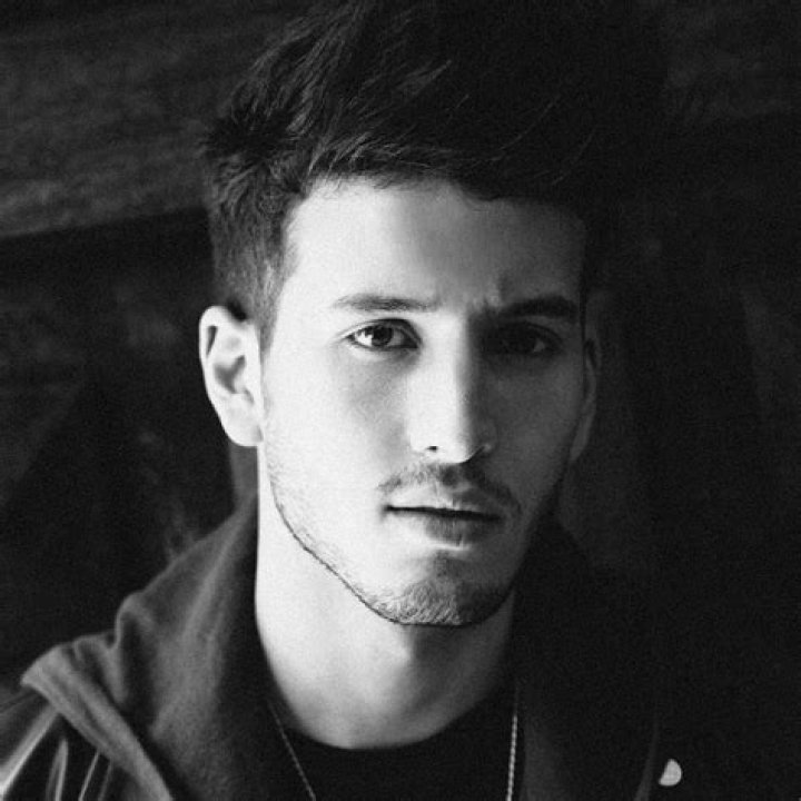 Sebastian Yatra - Bio, Net Worth, Height