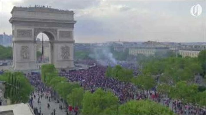 Seine Geschichte - Adriano wagt Comeback in Frankreich – 11FREUNDE