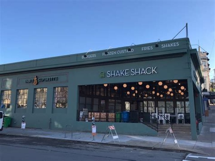 Shake Shack opens Arizona location