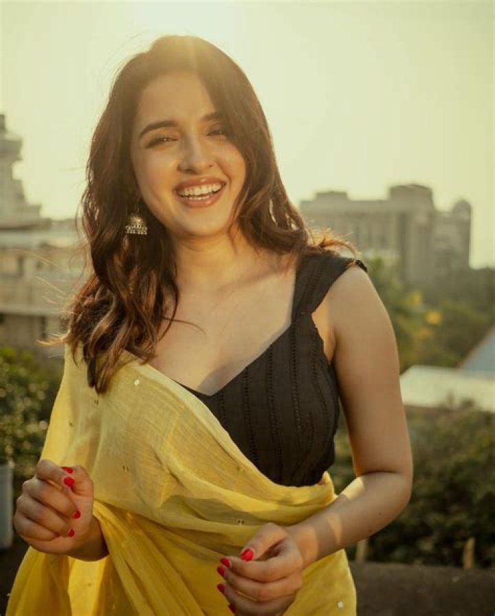 Shirley Setia - Bio, Age, Net Worth, Height, Single, Nationality, Career, Wiki