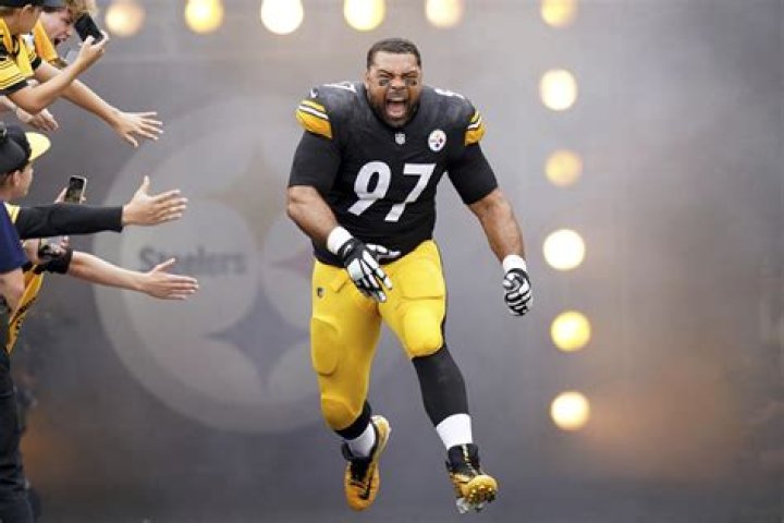 Steelers defensive lineman Cam Heyward returns to practice