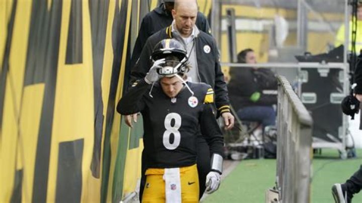 Steelers QB Pickett undergoes ankle surgery, expected to miss 2-4 weeks
