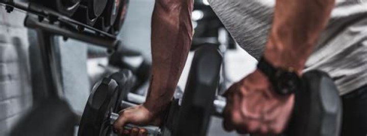 Strength Training Vs Bodybuilding: Which One Is Best For You?