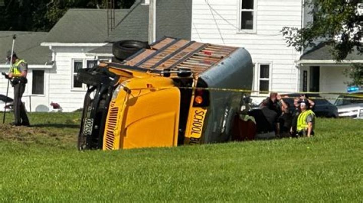 Student killed, 23 hurt in Ohio school bus crash