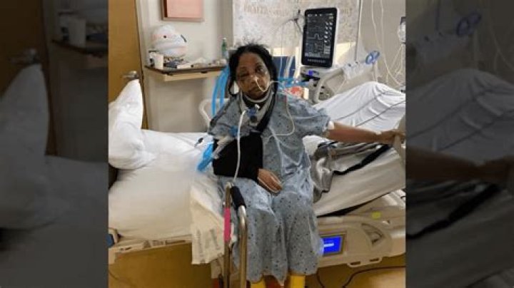 Surgeon's solo operation killed patient, lawsuit claims