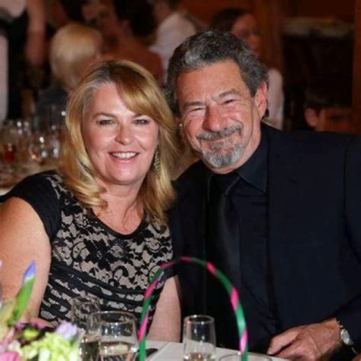 Suzanne Hashian: Facts About Sib Hashian's wife