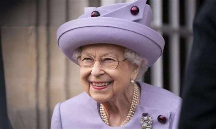 Taille De La Reine D’angleterre
