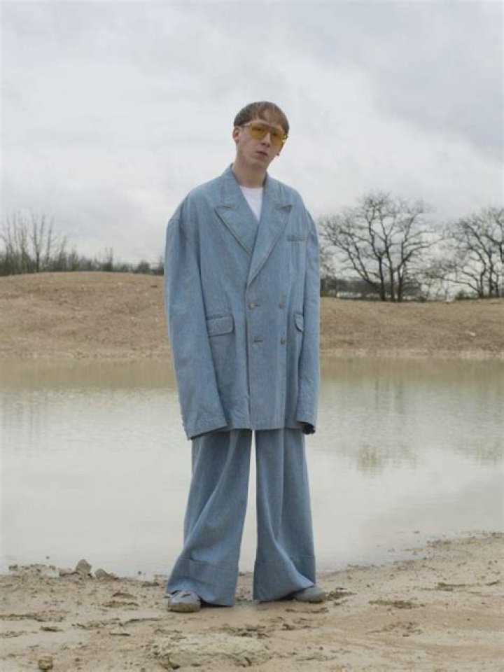 Taille Eddy De Pretto