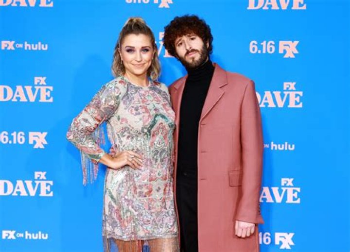Taylor Misiak Actress Wiki, Age, Bio, Married, Net Worth, Height