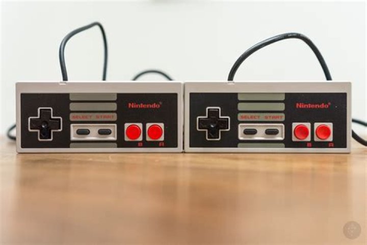 The mini NES Classic Edition controller’s cable is much, much shorter than the original’s