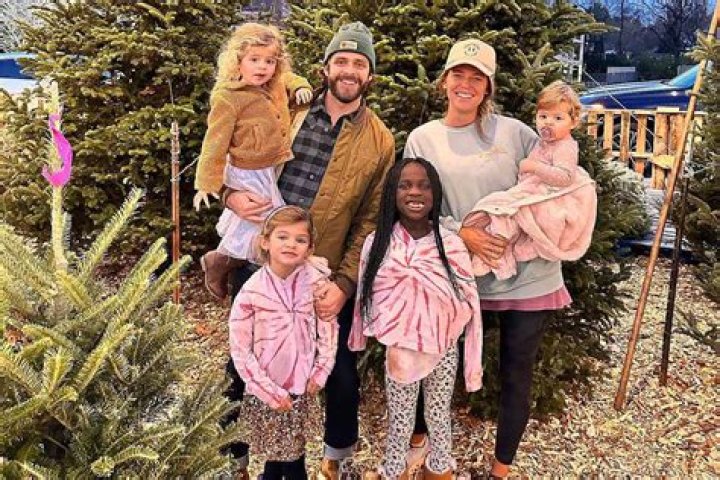 THOMAS RHETT AND THE FAMILY TAKE ON THE PUMPKIN PATCH