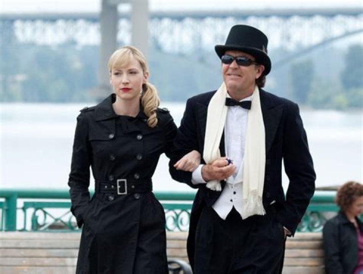 Timothy Hutton and Beth Riesgraf Interview LEVERAGE