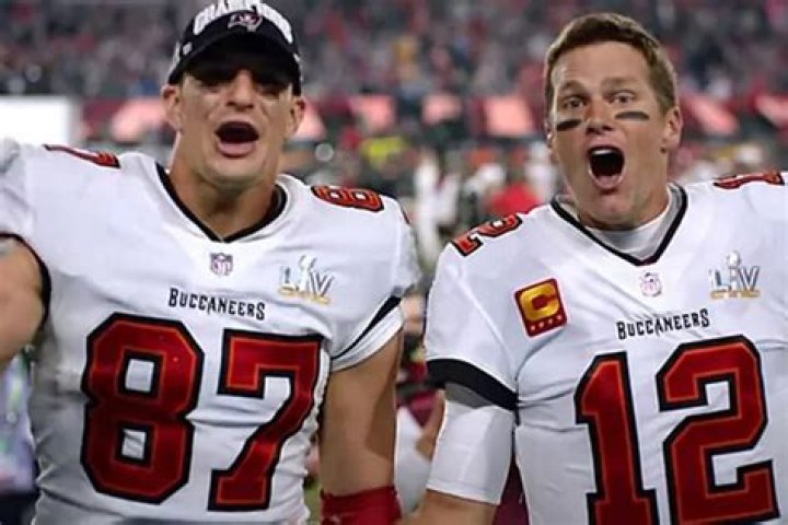 Tom Brady And Gronk: A Legendary Duo In NFL History
