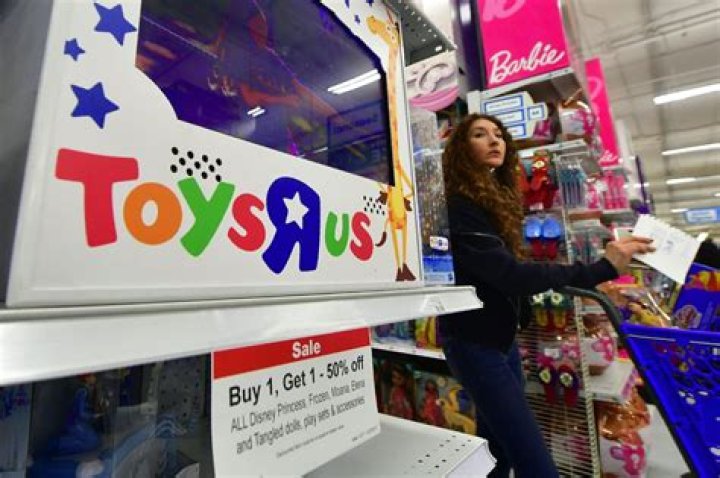 Toys R Us closing 180 US stores