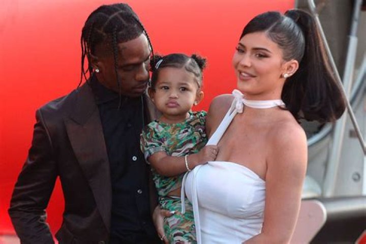 TRAVIS SCOTT POSTS PIC OF DAUGHTER STORMI BAKING