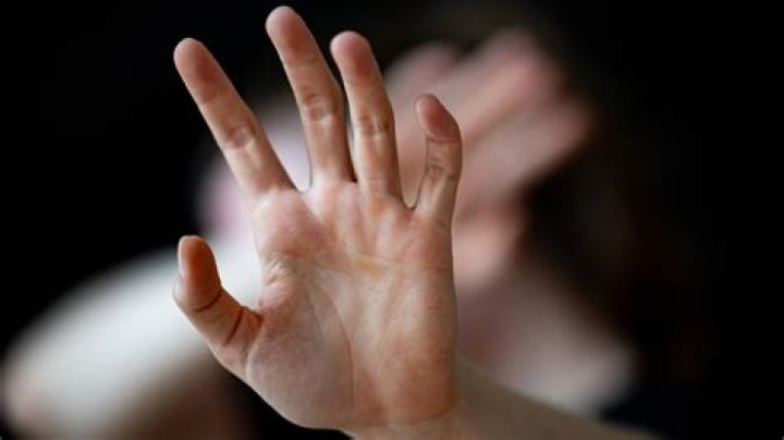 Treu ergeben - Zu den Vergewaltigungs-Vorwürfen gegen… – 11FREUNDE