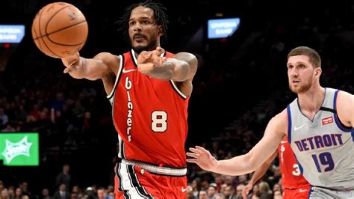 TREVOR ARIZA SKIPS NBA SEASON TO SPEND TIME WITH HIS SON