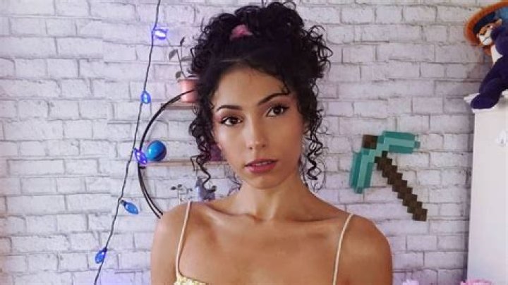 Twitch streamer banned for “testing new policies” with week of bikini streams