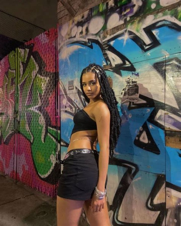 Tyla Waist Measurement: Unveiling The Sensational Curves