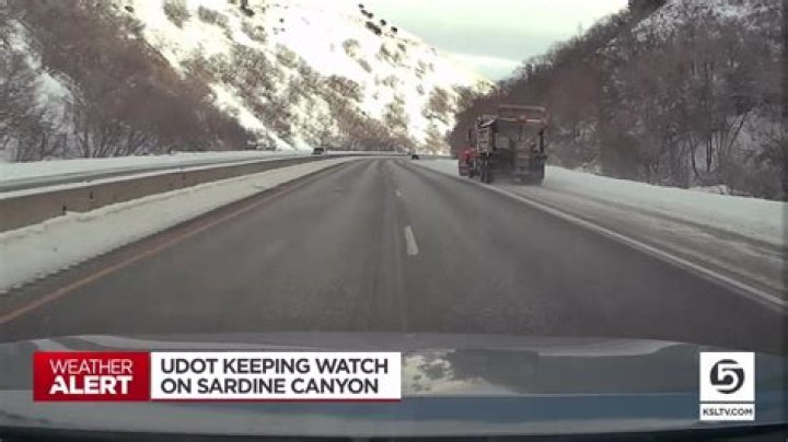 UDOT snowplows prepared for intense snow in Sardine Canyon