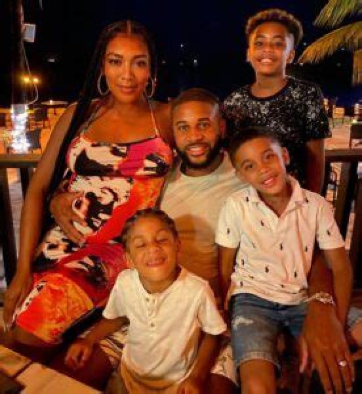 Understanding Devale Ellis' Parents' Nationality: A Deep Dive
