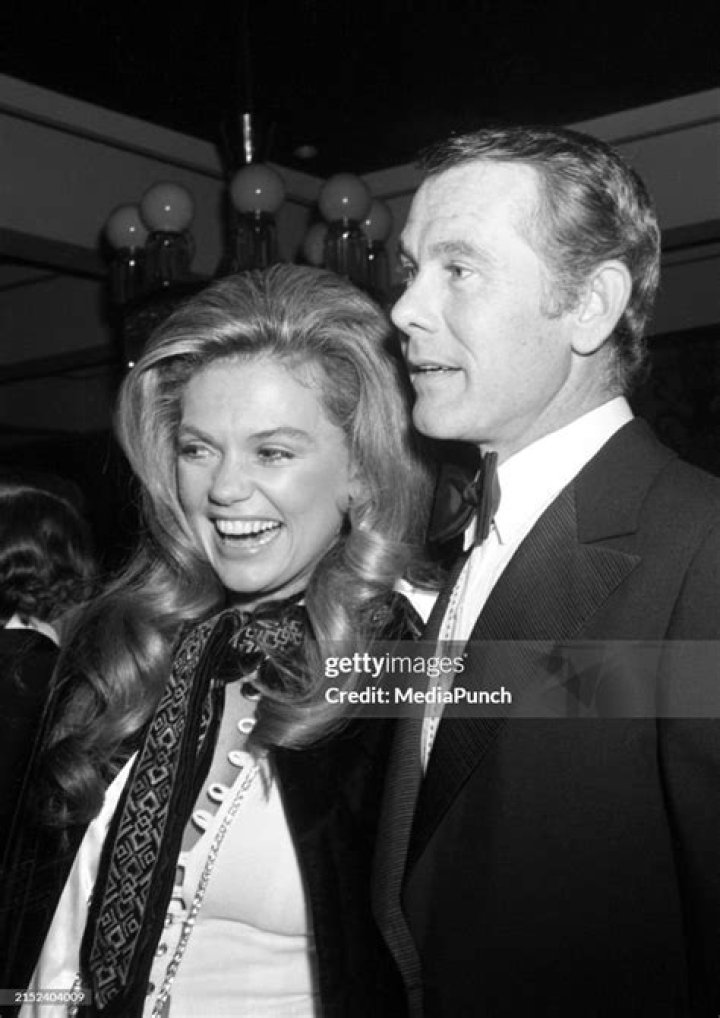 Unveiling The Charismatic Connection Between Dyan Cannon And Johnny Carson