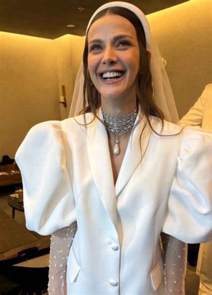 Unveiling The Charismatic Journey Of Irem Helvacıoğlu