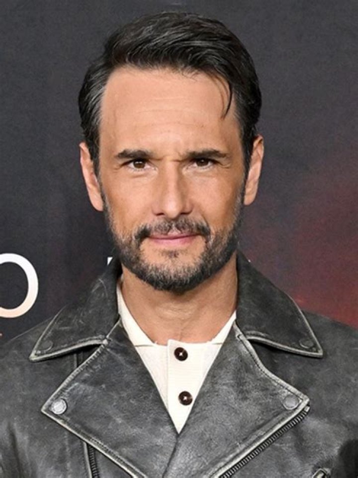Unveiling The Charismatic Journey Of Rodrigo Santoro