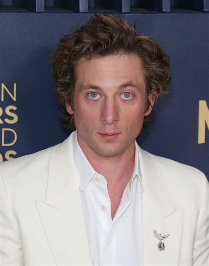 Unveiling The Financial Enigma: Exploring Jeremy Allen White's Net Worth