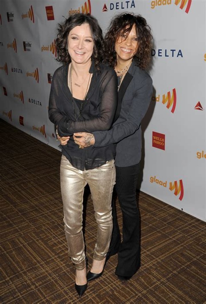 Unveiling The Love Life Of Sara Gilbert: Who Is Her Girlfriend?