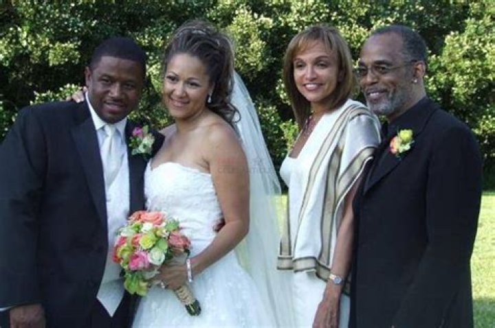 Unveiling The Mystery: Who Is Frankie Beverly Married To?