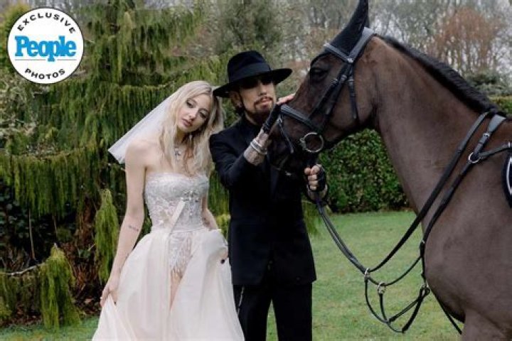 Unveiling The Secrets: Dave Navarro's Spouse