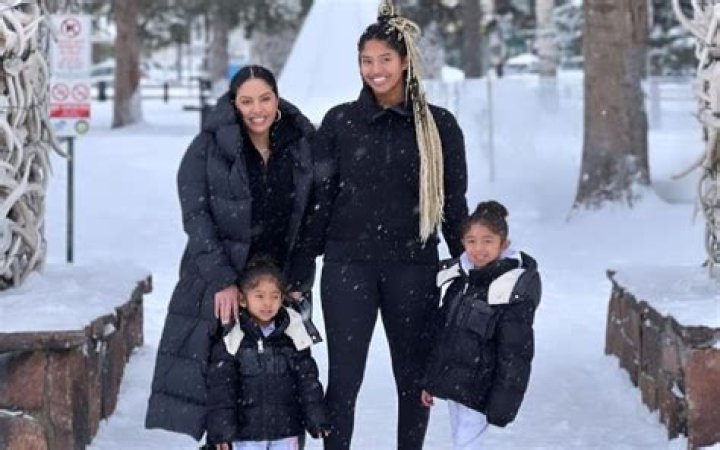 VANESSA BRYANT AND KIDS HIT THE SLOPES IN WYOMING