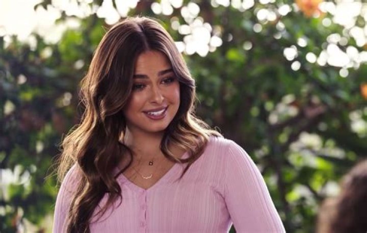 Watch Addison Rae star in new trailer for ‘He’s All That’ movie