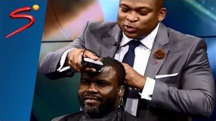 Wetten nass (rasiert) - Sammy Kuffour kriegt Glatze… – 11FREUNDE