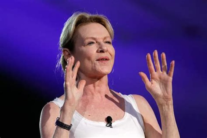 What is Dianne Wiest Net Worth 2024: A Deep Dive into Her Wealth and Financial