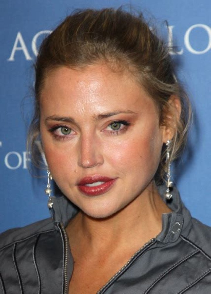 What is Estella Warren Net Worth 2024: Financial Breakdown and Insights