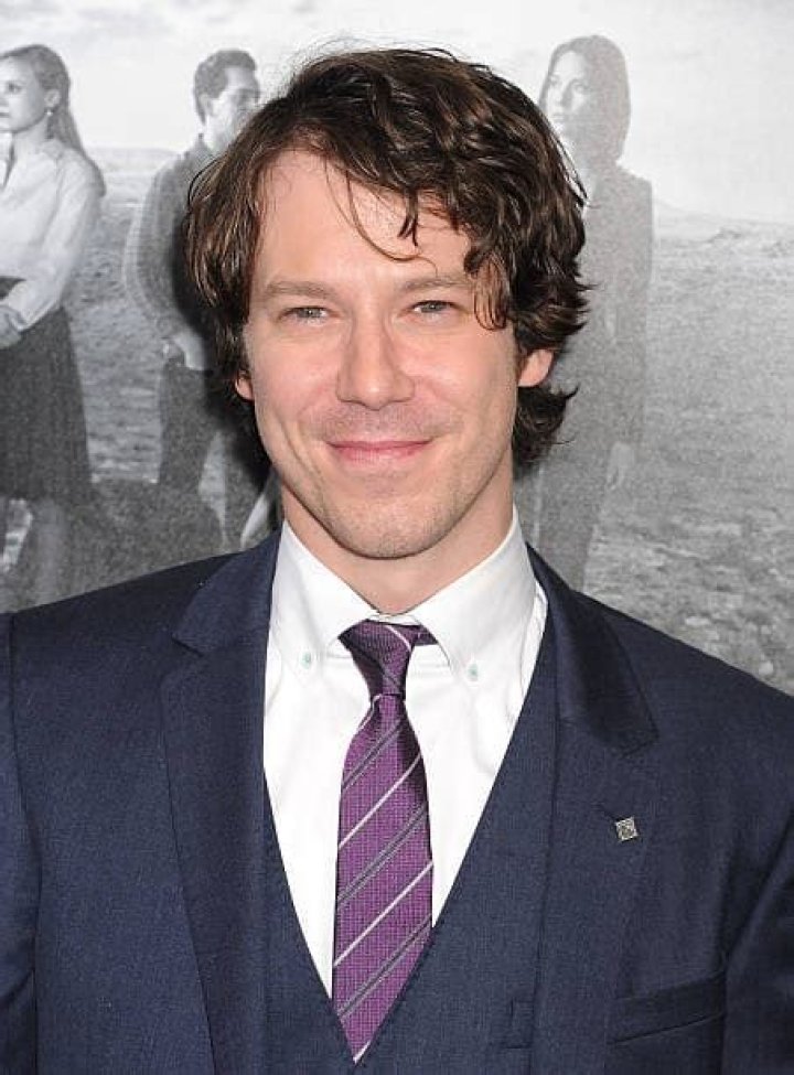 What is John Gallagher Jr. Net Worth 2024: Wiki, Real Name, Age, Height, Family