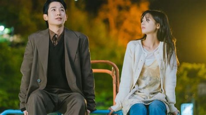 Who Ends Up Together? Reddit Spoilers & Netflix Finale Results!