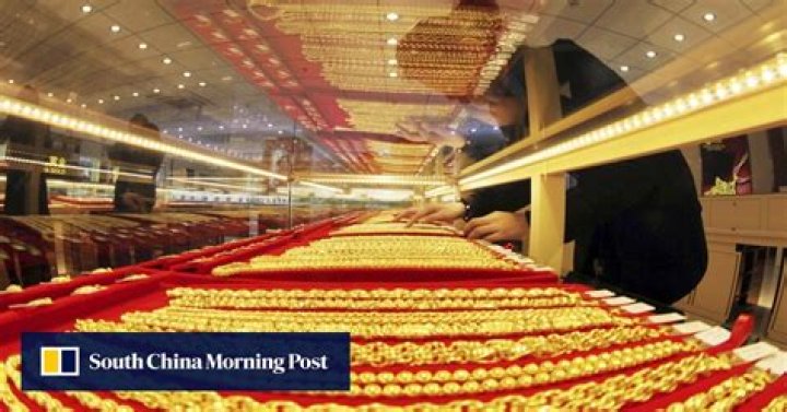 Why a weak yuan is spurring a retail gold rush in China