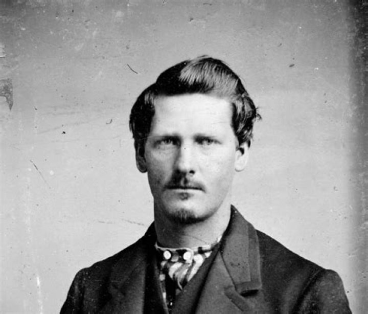 Wyatt Earp Biography