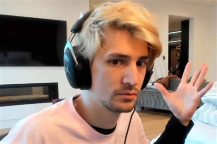 xQc describes his dream VTuber model, and everyone wants to see it