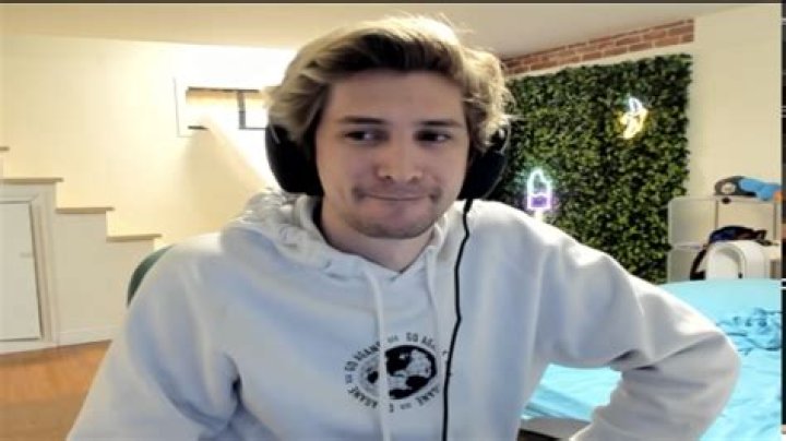 xQc explains why he's promoting gambling sponsors on Twitch again despite concerns