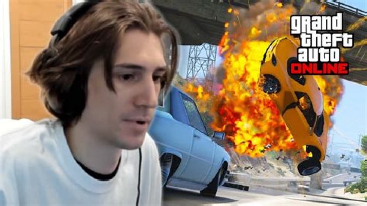 xQc gets put on blast for 